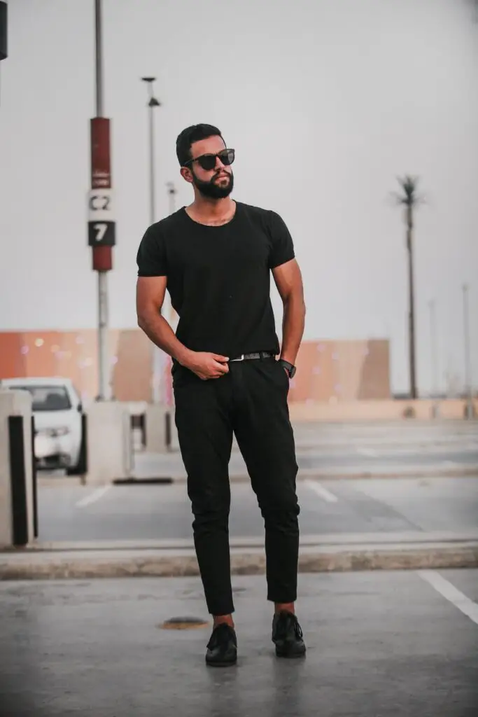 Do Black Pants Go with a Black Shirt? - Men's